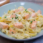 Pasta mit Lachs und Sahnesoße
