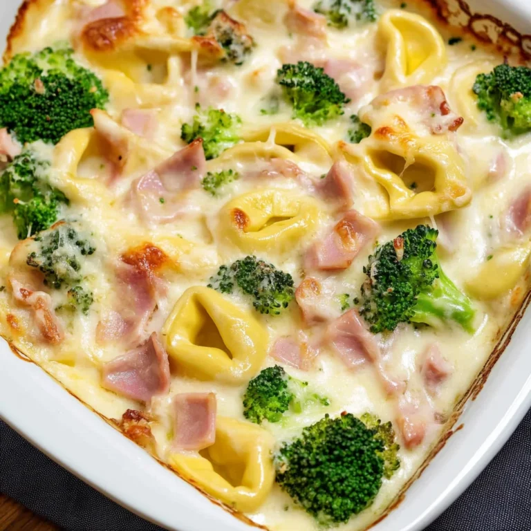 Tortellini Auflauf mit Käse-Sahne-Soße, HähnchenHähnchenschinken & Brokkoli